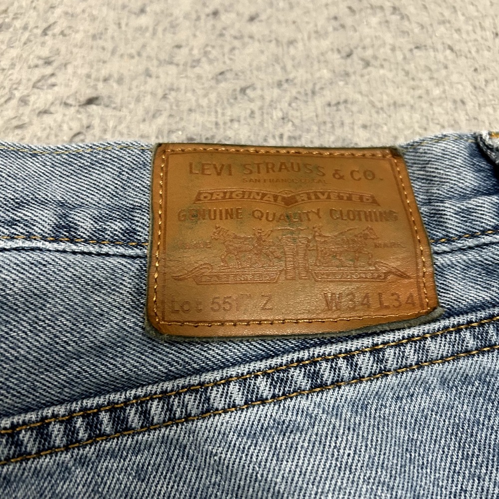 Levis Jeans Mens 34x26 Blue Denim 551 Z Straight Fit Cropped Premium Big E Adult - Picture 12 of 16